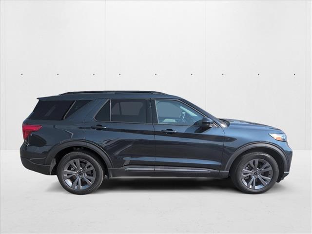 2022 Ford Explorer XLT Sport photo 4