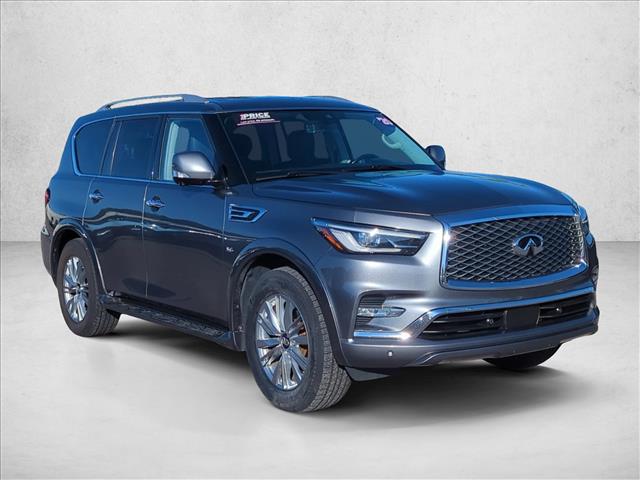 2020 Infiniti QX80 Luxe photo 3
