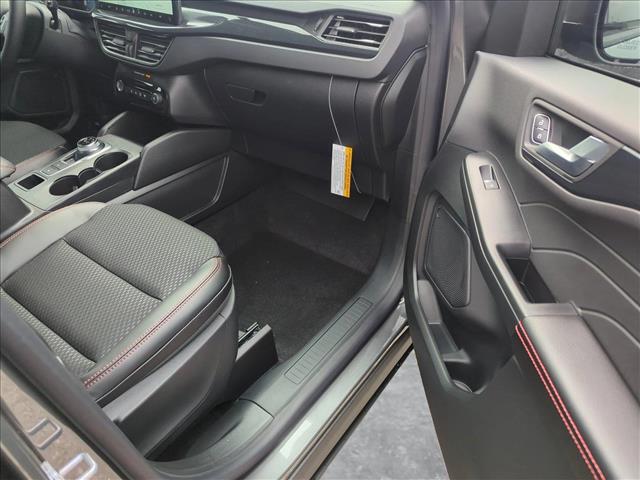 2025 Ford Escape ST-Line photo 4