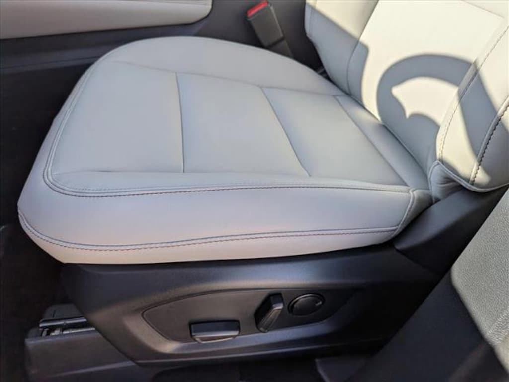 New 2026 Ford Explorer Active w/200A Pkg SUV