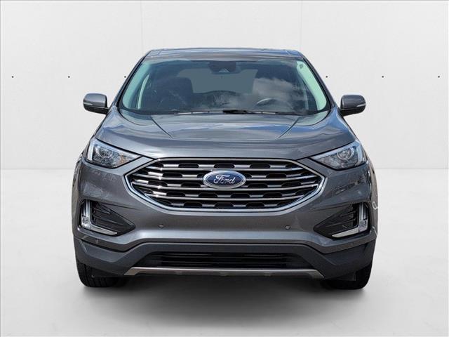 2024 Ford Edge Titanium photo 2