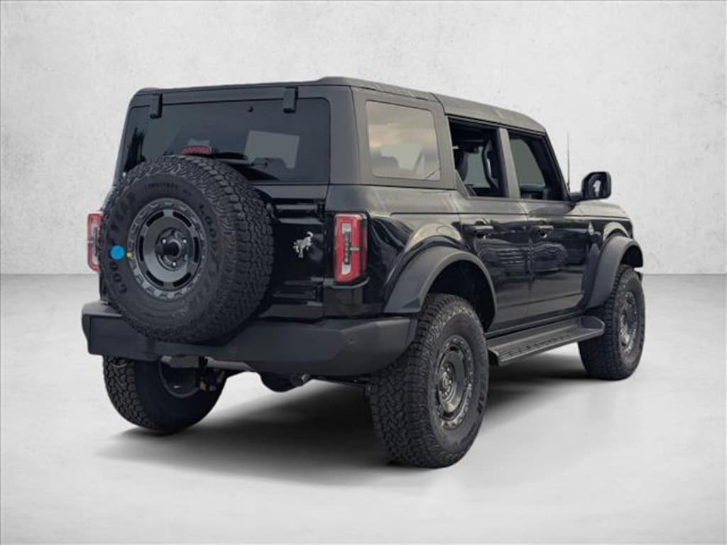 New 2025 Ford Bronco Outer Banks SUV