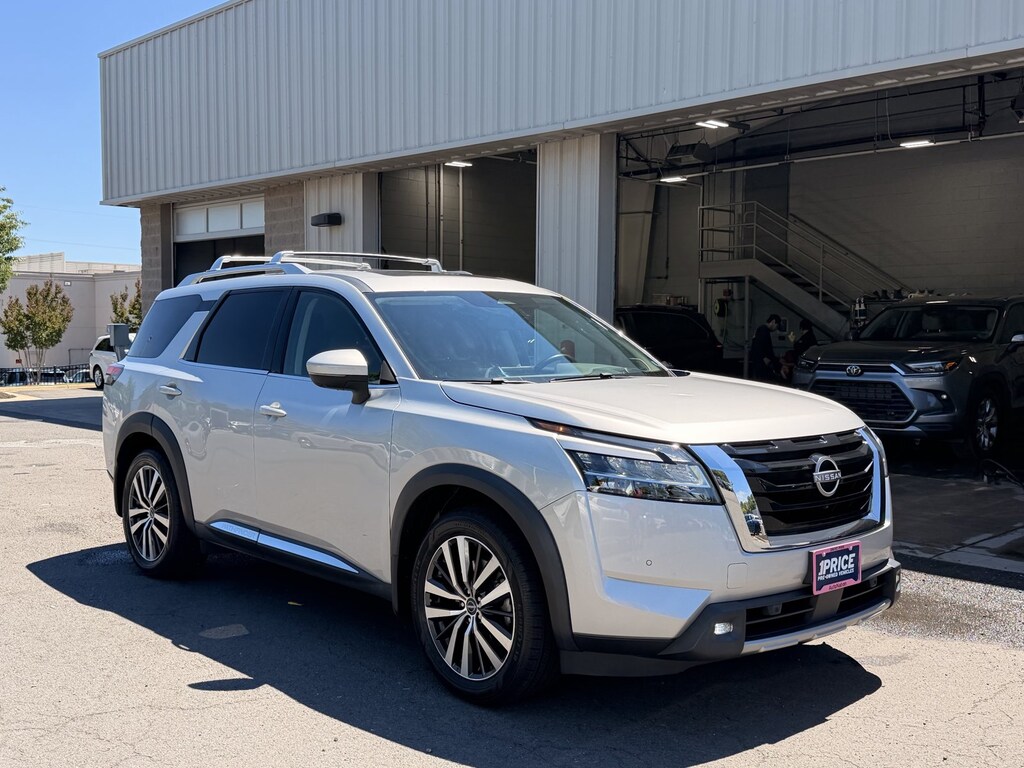 Used 2022 Nissan Pathfinder Platinum Sport Utility