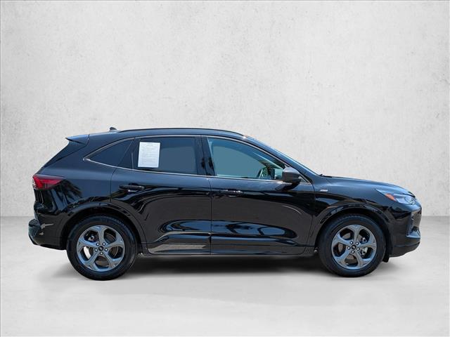 2024 Ford Escape ST-Line photo 2