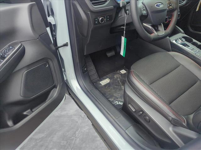 2025 Ford Escape ST-Line photo 4