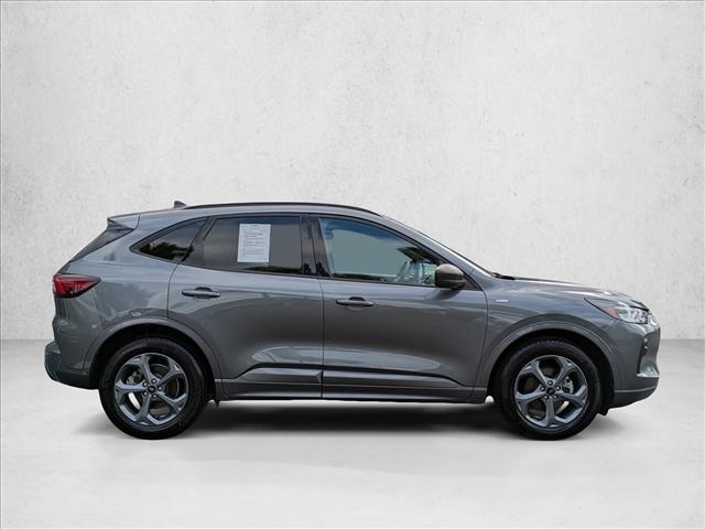 2024 Ford Escape ST-Line photo 4