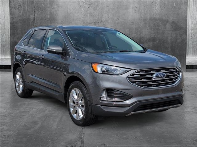 2024 Ford Edge Titanium photo 3