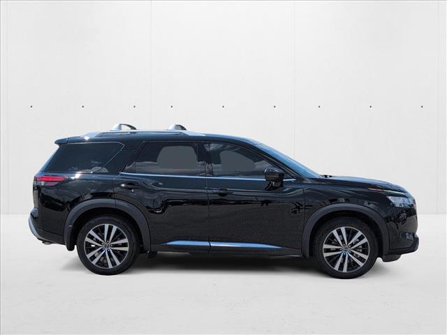 2024 Nissan Pathfinder Platinum photo 4