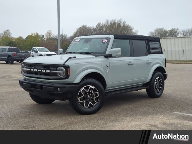 2021 Ford Bronco 4-Door Outer Banks's photo