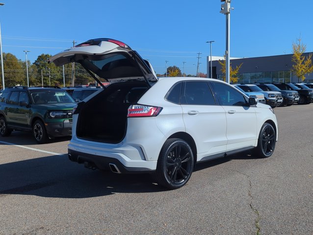 2021 Ford Edge ST photo 4