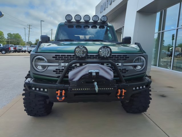 2023 Ford Bronco Badlands photo 2