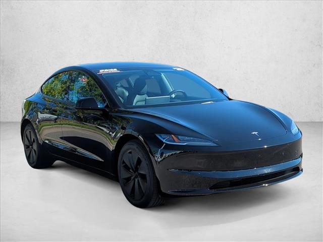 2025 Tesla Model 3 Long Range photo 3