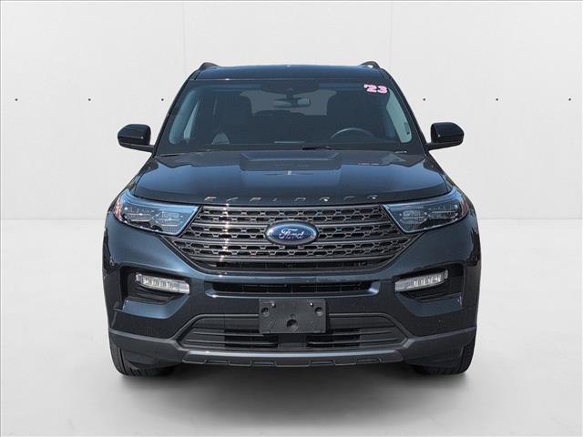 2022 Ford Explorer XLT Sport photo 2