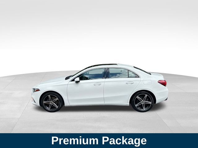 2021 Mercedes Benz A 220 photo 2