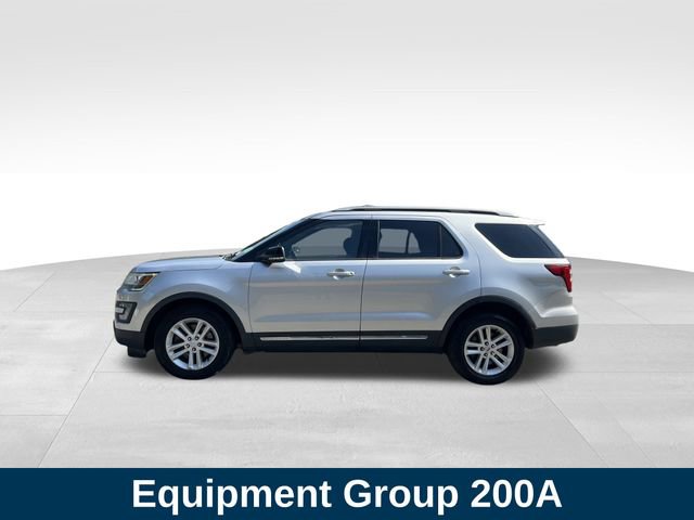 2017 Ford Explorer XLT photo 2