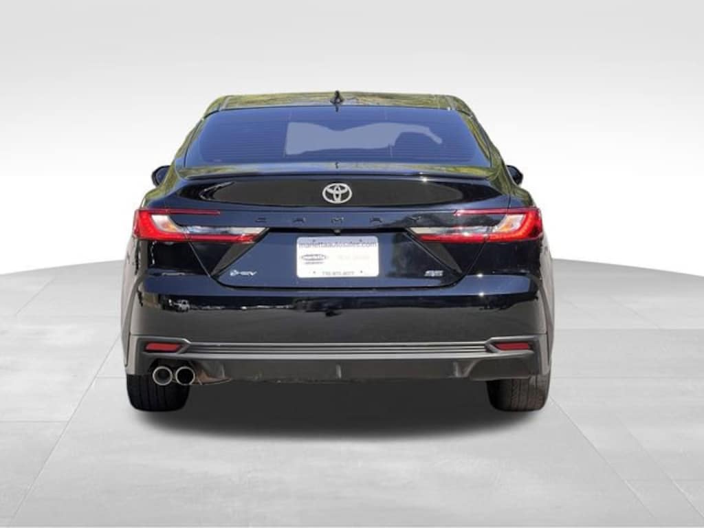 Used 2025 Toyota Camry SE Sedan