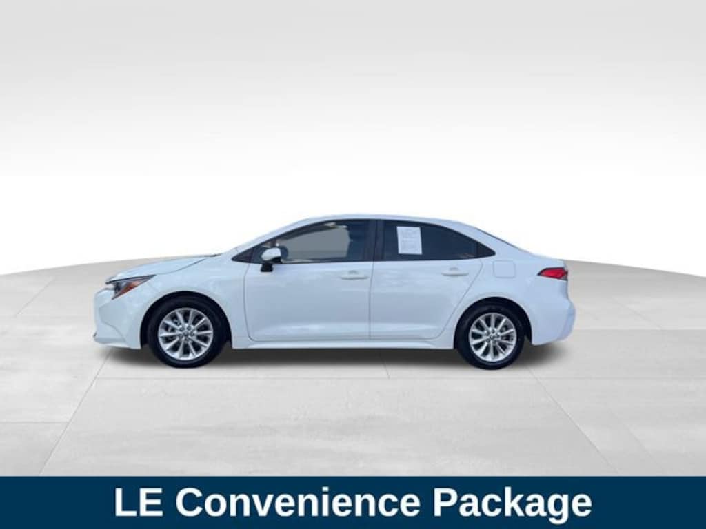 Used 2022 Toyota Corolla LE Sedan