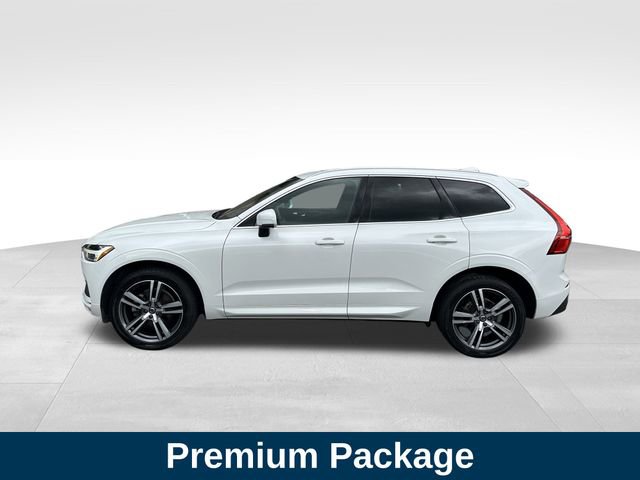 2021 Volvo XC60 Momentum T5 photo 2