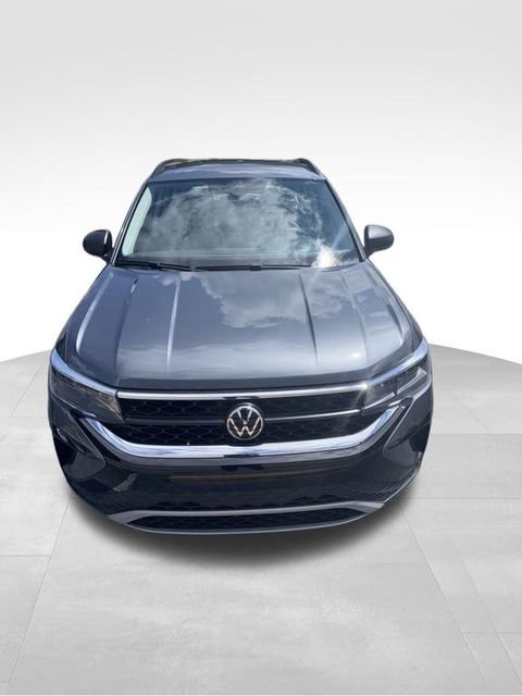 2022 Volkswagen Taos S photo 2