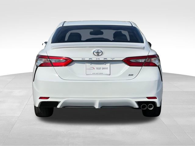2018 Toyota Camry SE XLE photo 4