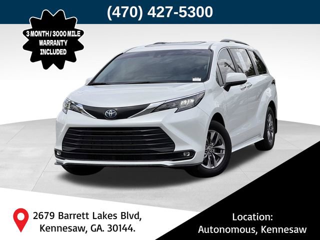 2025 Toyota Sienna XLE 7-Passenger Hybrid FWD's photo