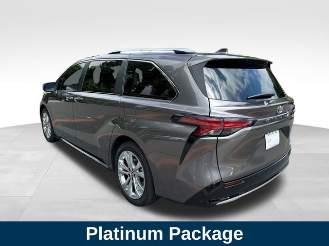 2024 Toyota Sienna Platinum photo 3