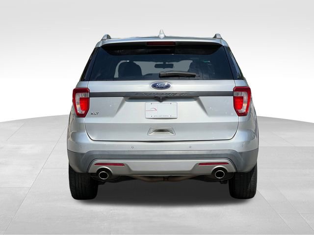 2017 Ford Explorer XLT photo 4