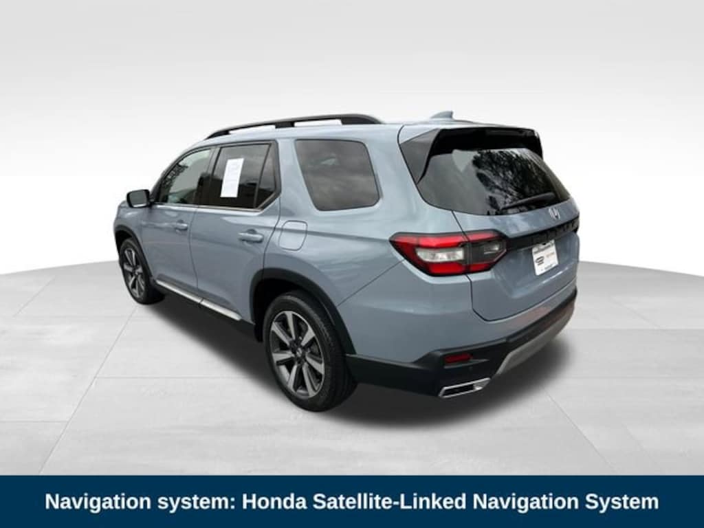 Used 2025 Honda Pilot Touring SUV
