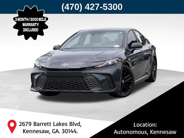 2025 Toyota Camry SE Hybrid's photo