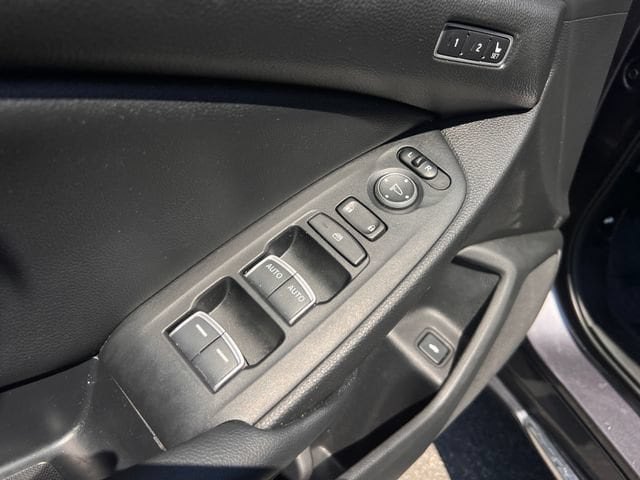 2022 Honda Accord EX-L - Photo 11