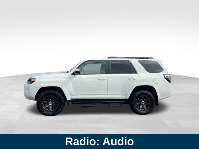 2021 Toyota 4Runner SR5 photo 2