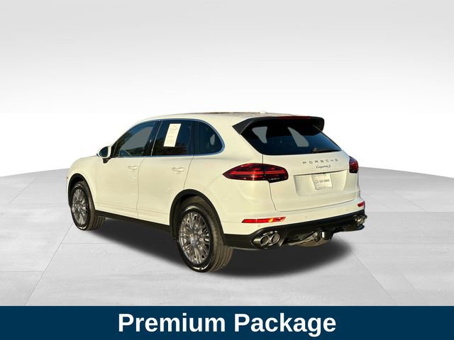 2015 Porsche Cayenne S photo 3