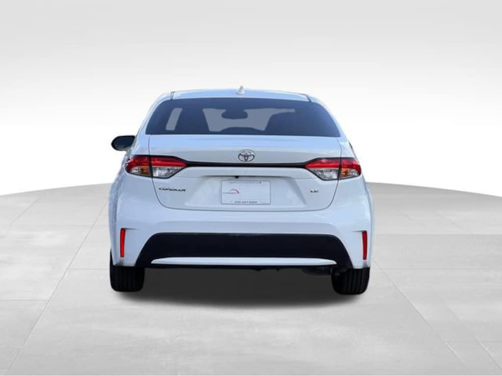 Used 2022 Toyota Corolla LE Sedan