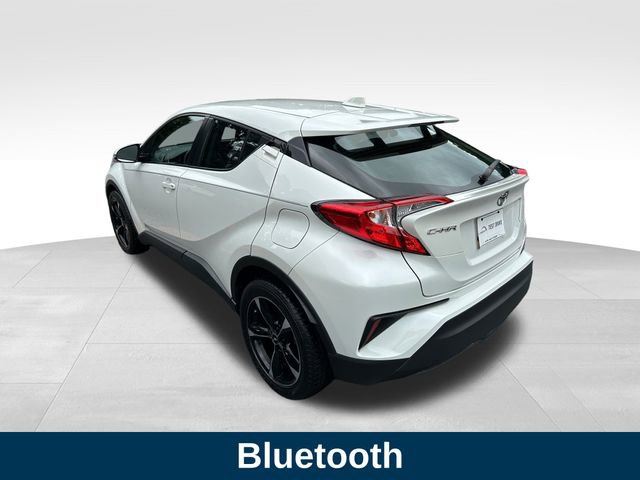 2021 Toyota C-HR LE photo 3