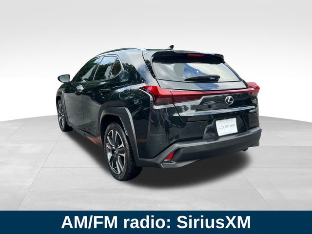 2021 Lexus UX 200 photo 3