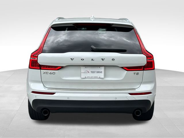 2021 Volvo XC60 Momentum T5 photo 4