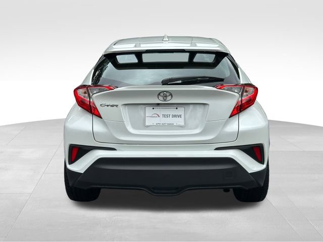 2021 Toyota C-HR LE photo 4