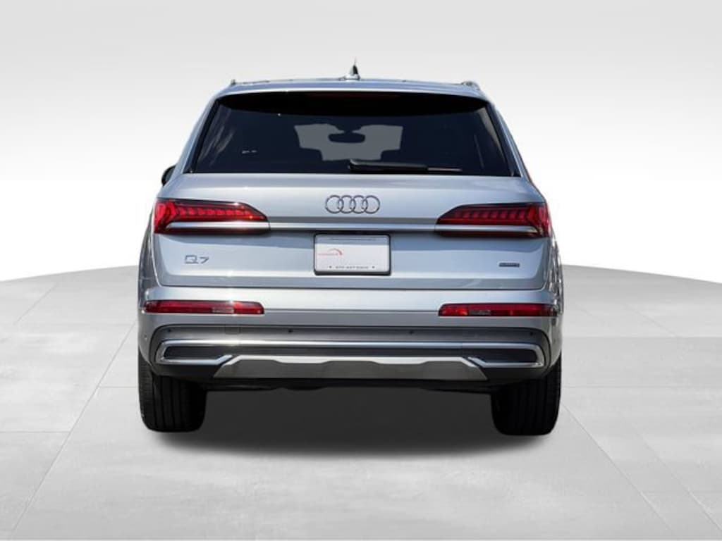 Used 2024 Audi Q7 45 Premium SUV
