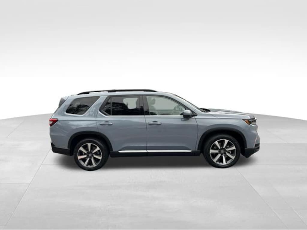 Used 2025 Honda Pilot Touring SUV
