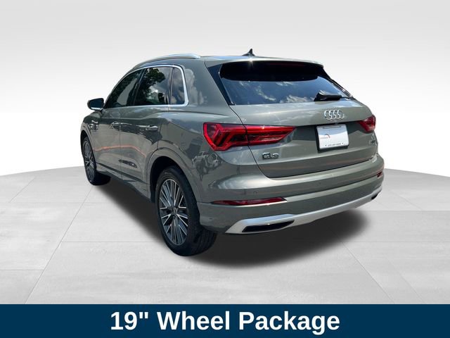 2022 Audi Q3 Premium photo 3
