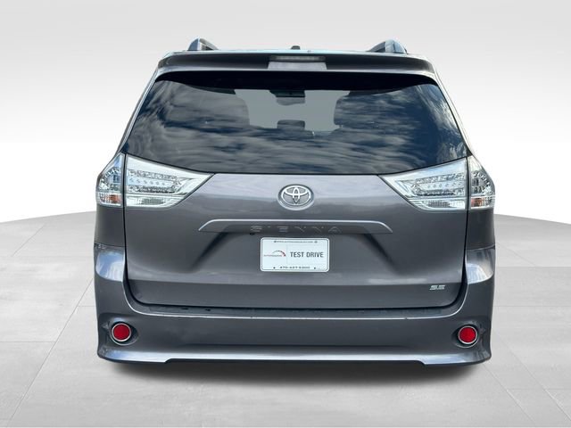 2017 Toyota Sienna SE Premium photo 4