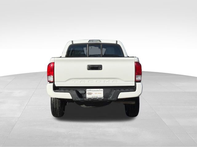 2017 Toyota Tacoma SR Double Cab photo 3