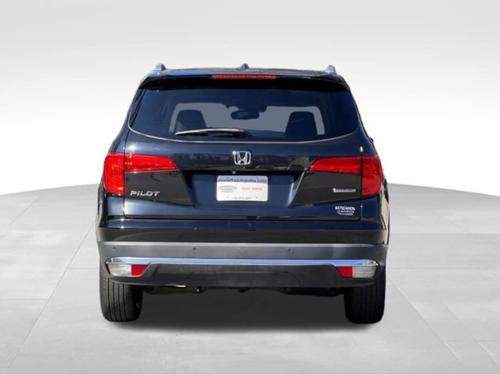 Used 2016 Honda Pilot Touring FWD SUV