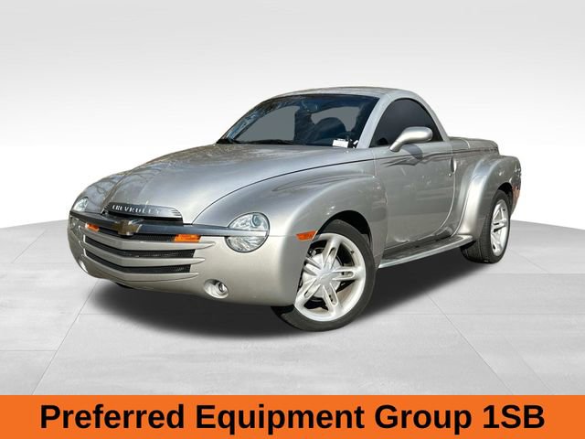 2004 Chevrolet SSR photo 2
