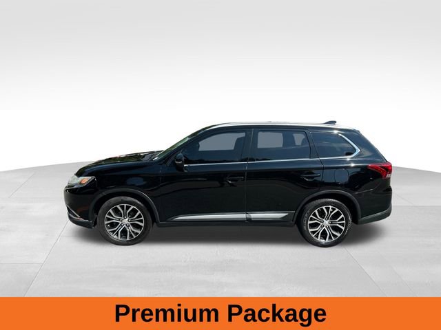 2017 Mitsubishi Outlander SE photo 2