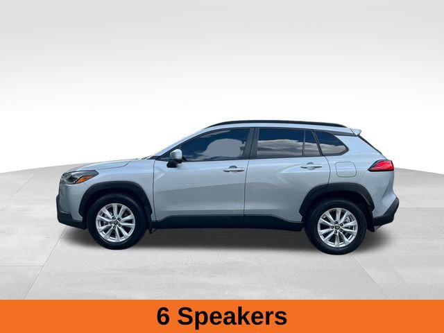 2024 Toyota Corolla Cross LE photo 2