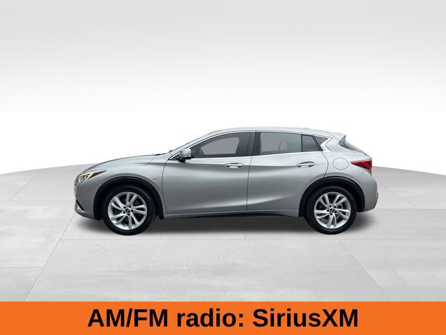 2018 Infiniti QX30 Luxury photo 2