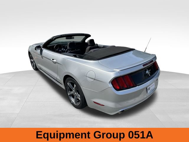 2015 Ford Mustang V6 Convertible photo 3