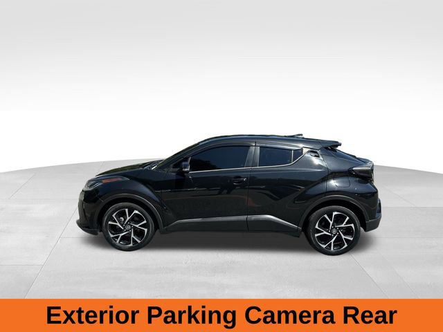 2020 Toyota C-HR LE photo 2