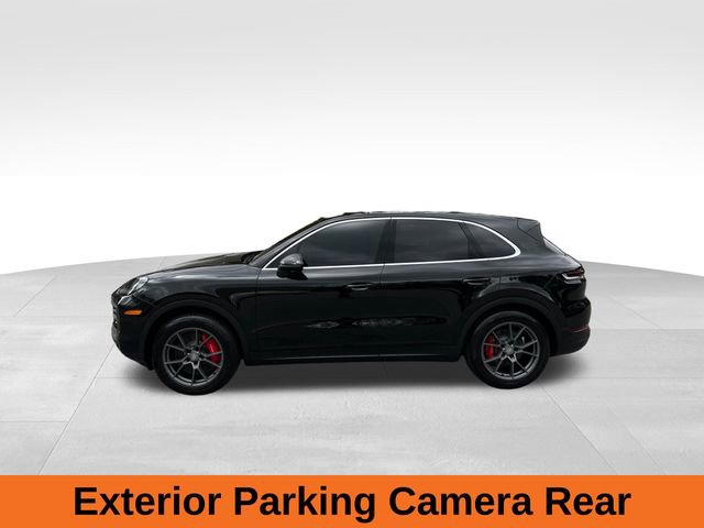 2024 Porsche Cayenne S photo 2